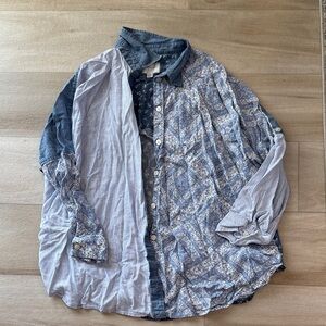 American Eagle Outfitters Blue and White Button Down Shirt